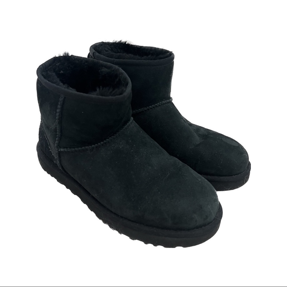 UGG Women’s Classic Mini II Winter Boots